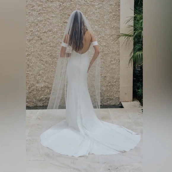 Untamed Petals Gossip Cathedral length veil - Picture 1 of 7